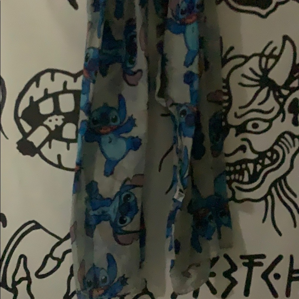 Stitch lounge fly scarf